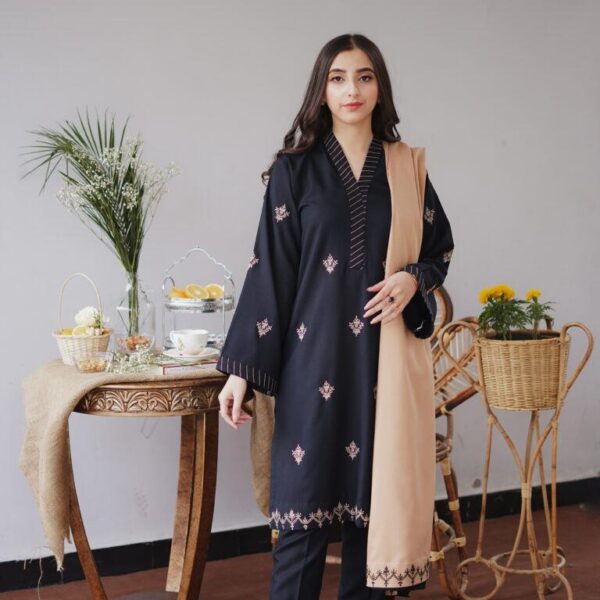 3 PC WOMEN`S UNSTITCHED EMBROIDERED SUIT